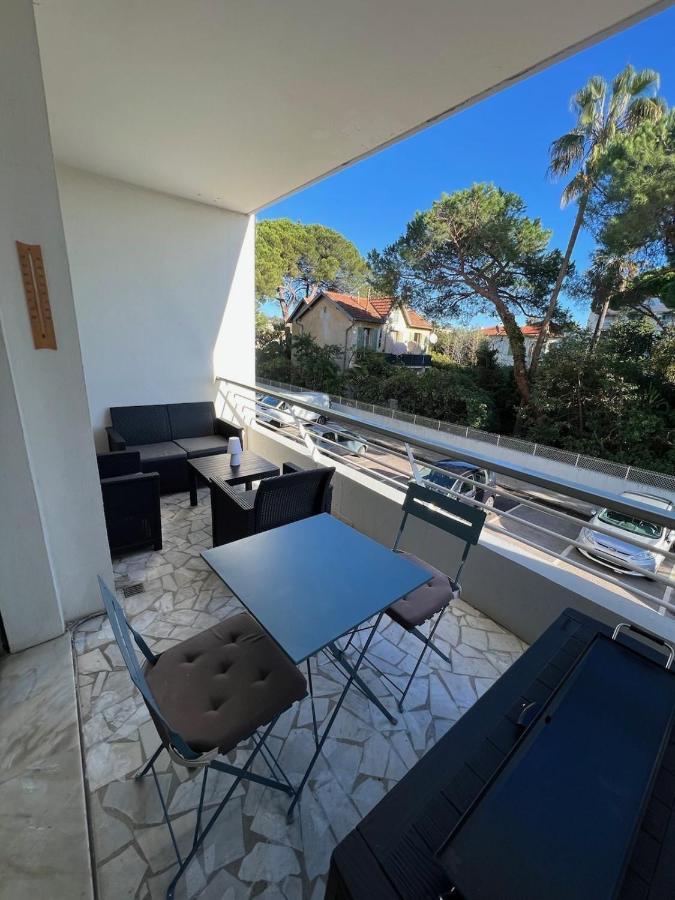 Seafront - Beautiful Flat With Aircon And Comfortable Loggia ヴァロリス エクステリア 写真